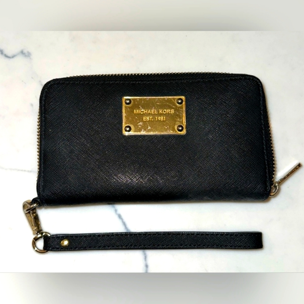 Michael Kors wristlet